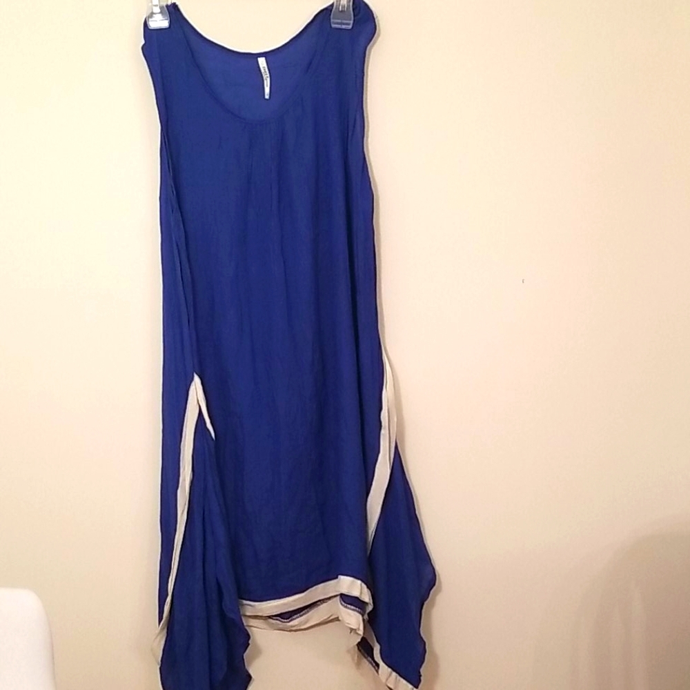 Asymmetric dress